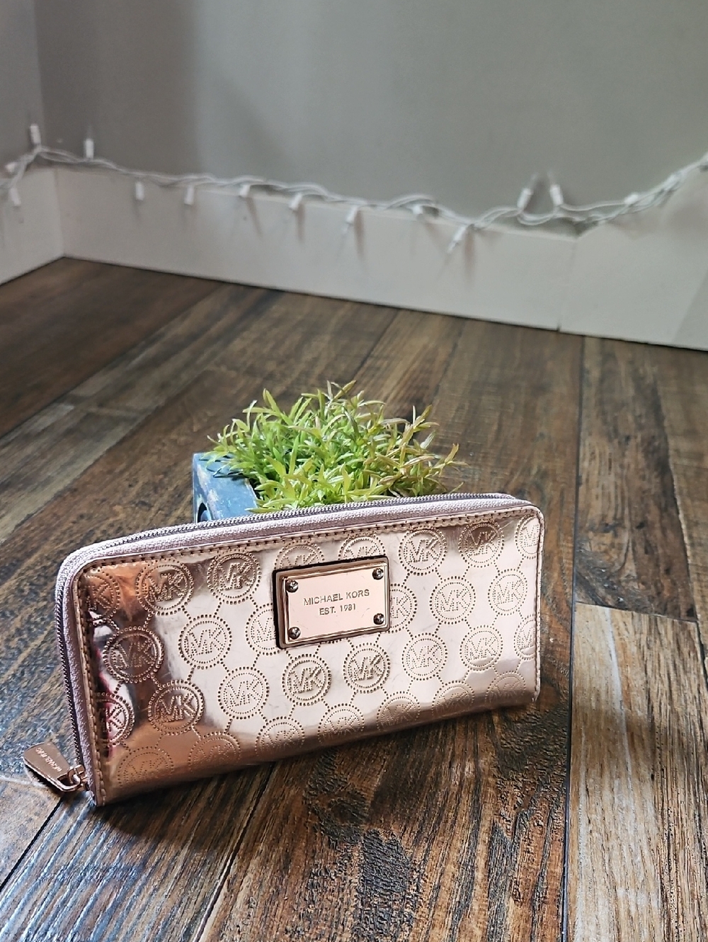 Michael Kors Metallic Rose Gold Logo Zip Wallet - Picture 10 of 11